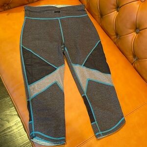 Sweaty Betty high waist reversible capri leggings